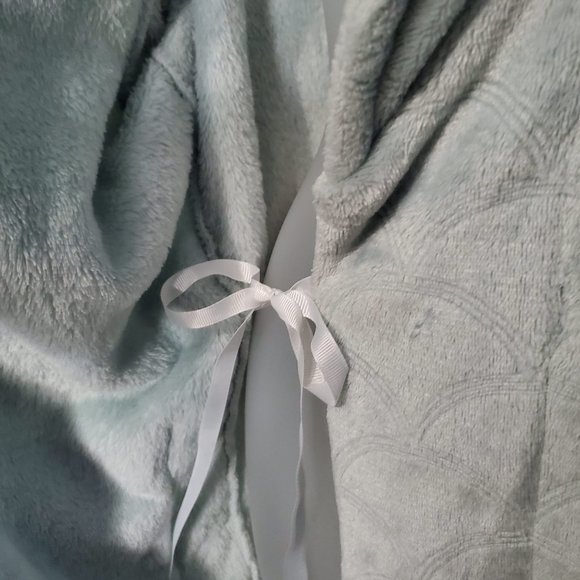 Women's Scallop Etched Luxury Ladies Robe Collection, Mint Green, OS - Picture 4 of 9